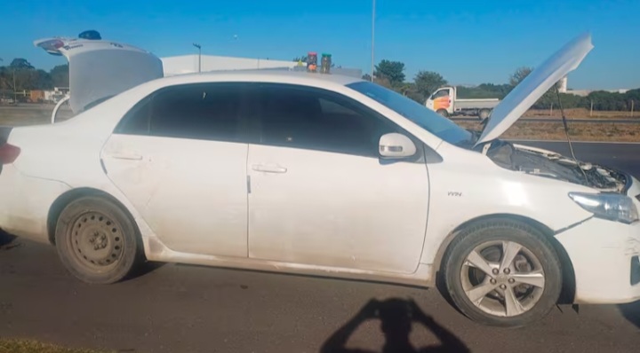 UN POLICÍA DE LA CAMINERA FUE ATROPELLADO CUANDO QUISO CONTROLAR UN AUTO EN CIRCUNVALACIÓN 
