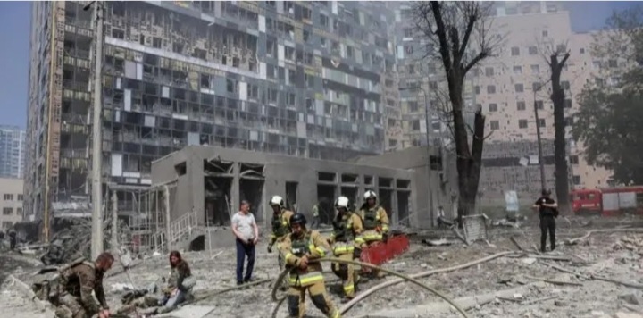 AL MENOS 31 MUERTOS EN ATAQUES RUSOS CON MISILES CONTRA VARIAS CIUDADES DE UCRANIA Y UN HOSPITAL INFANTIL DE KYIV
