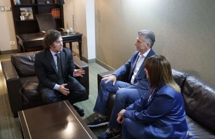 JAVIER MILEI LE PIDIÓ A MAURICIO MACRI QUE LE SUGIERA A UN REEMPLAZANTE DE GARRO EN DEPORTES 