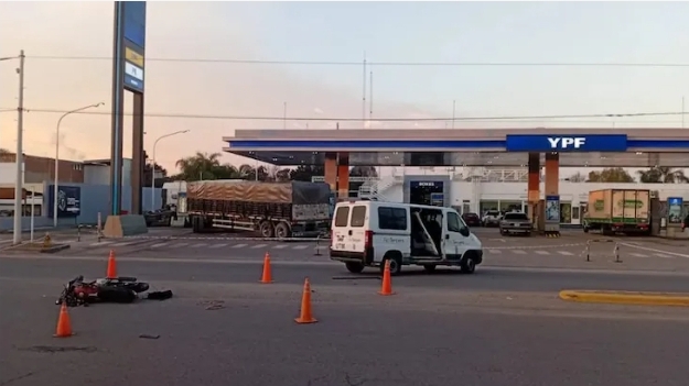 MOTOCICLISTA MURIÓ TRAS CHOCAR CON UN VEHÍCULO MUNICIPAL EN RIO TERCERO