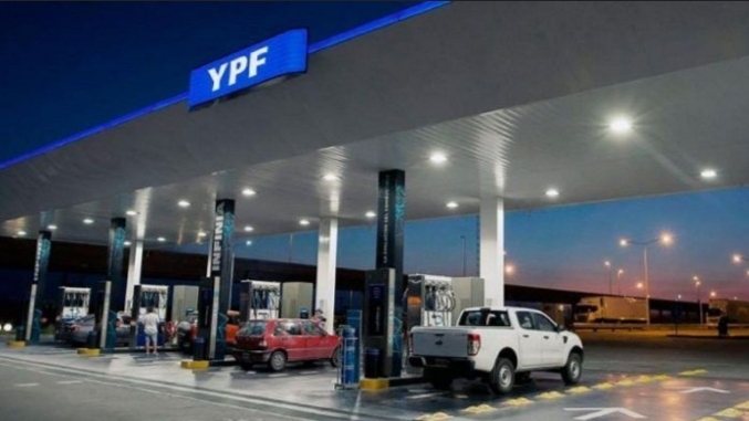 YPF ANUNCIÓ QUE BAJARÁ LA NAFTA Y EL GASOIL 