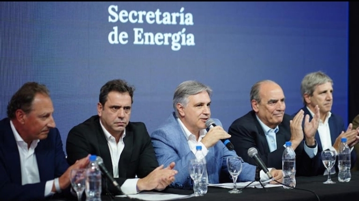 CÓRDOBA: MARTIN LLARYORA INAUGURÓ UN NUEVO GASODUCTO JUNTO A LOS MINISTROS FRANCOS Y CAPUTO