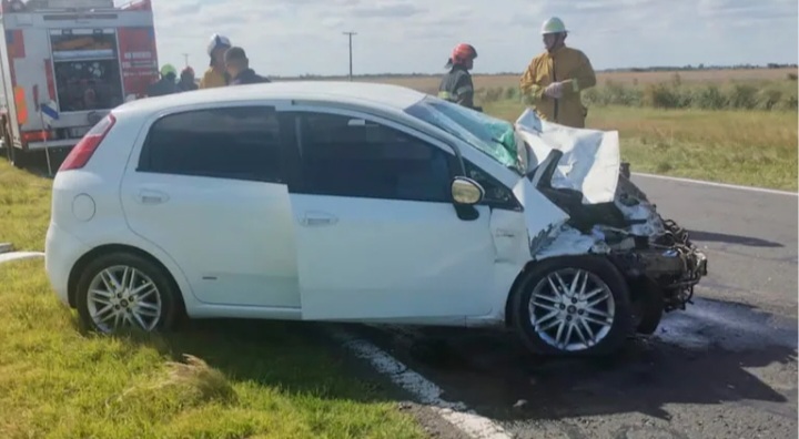 CHOQUE FATAL EN EL SUR DE CÓRDOBA: CONDUCTOR MUERE AL IMPACTAR CONTRA UN CAMIÓN