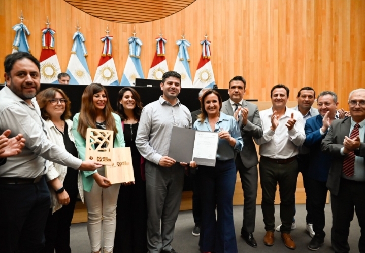 VILLA TULUMBA FUE RECONOCIDA EN LA LEGISLATURA CÓMO EL PUEBLO MÁS LINDO DEL MUNDO